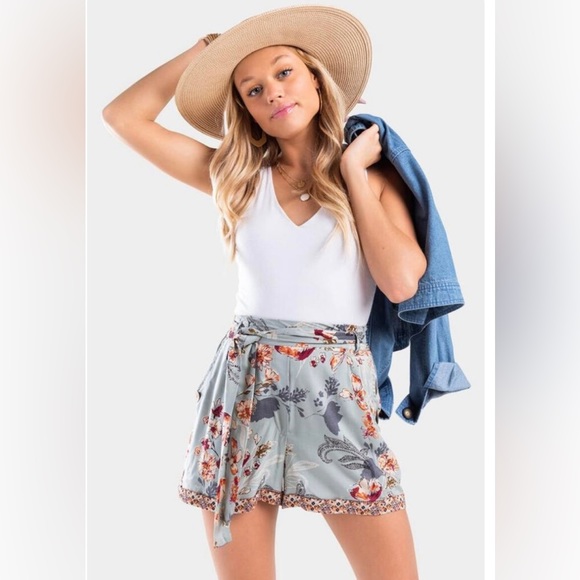 Floral Bohemian Shorts - Picture 2 of 8